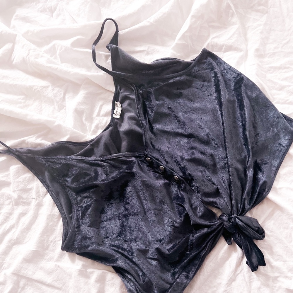 FREE PEOPLE TYE CROP